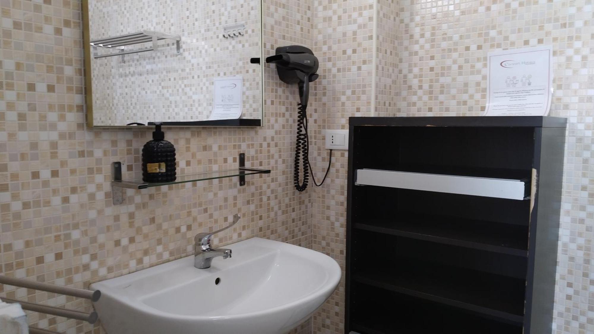 Cconforthotels Appartamento Crispi Bari Exteriör bild