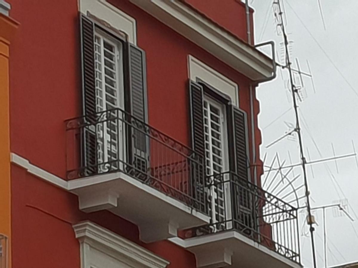 Cconforthotels Appartamento Crispi Bari Exteriör bild